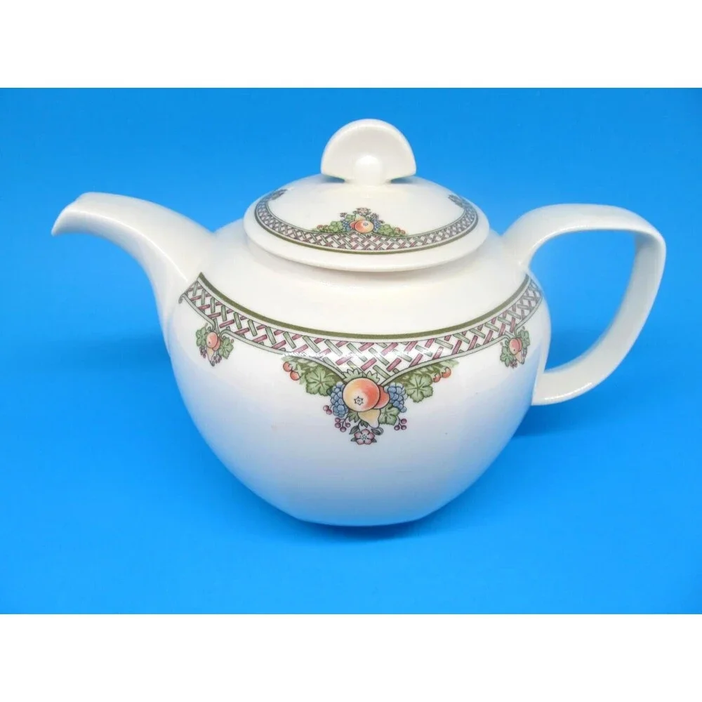 Wedgwood Pergola 5 Cup Tea Pot With Lid In Pristine Condition